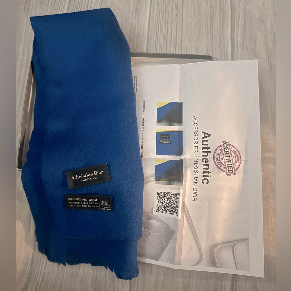 Christian Dior Scarf 💙 GUC with COA - Picture 2 of 7